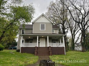 Building Photo - 904 Campbell Ave SW