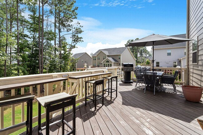Building Photo - Luxurious 4 bedroom home in Jordan Pointe!