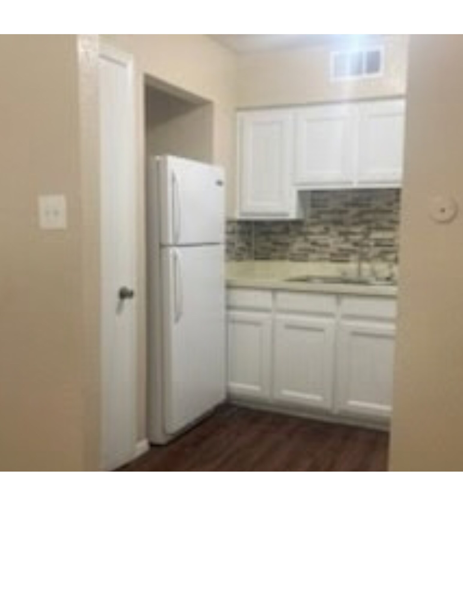Building Photo - 2701 Green Oaks Rd