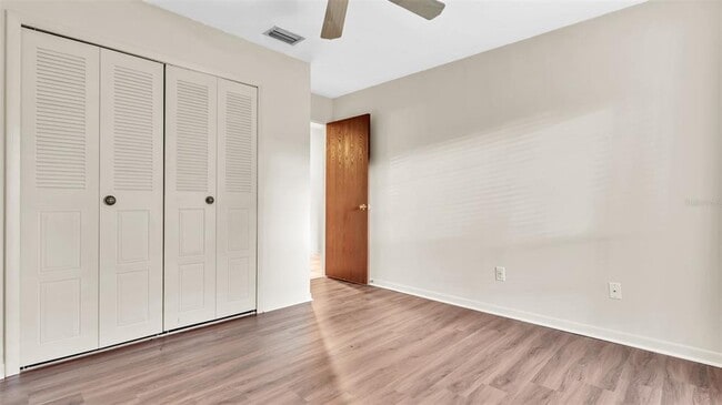 Building Photo - 6725 Islander Ln