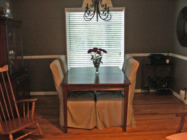 Building Photo - Cute 3 bedroom, 1 bath house in Homewood!