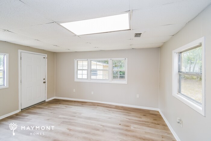 Building Photo - 1122 Saratoga Blvd