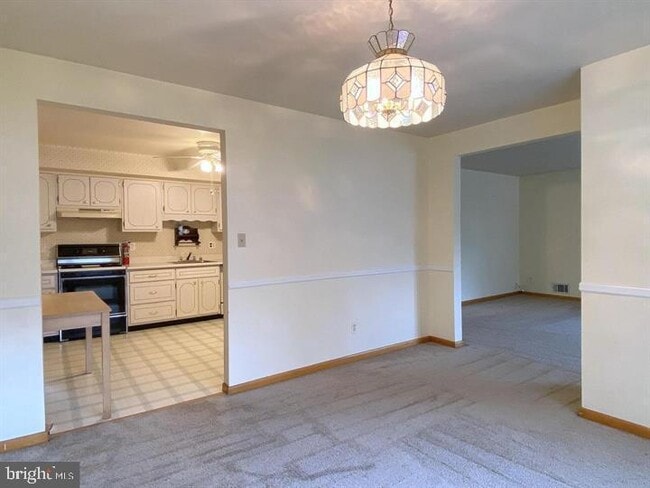 Building Photo - 3300 Upton Rd