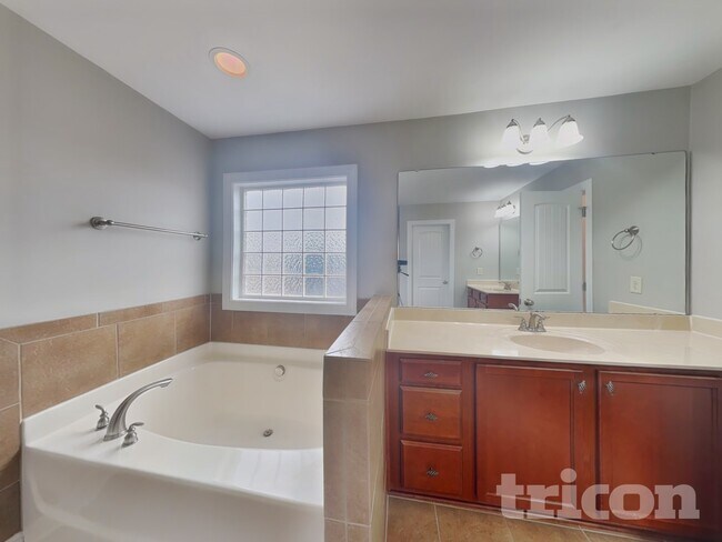 Building Photo - 448 Big Willow Way