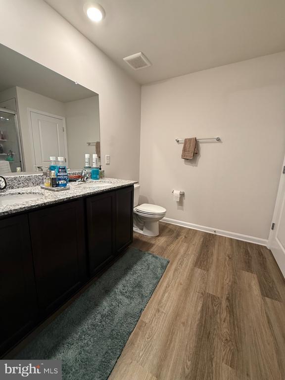 Building Photo - 115 Grasmere St