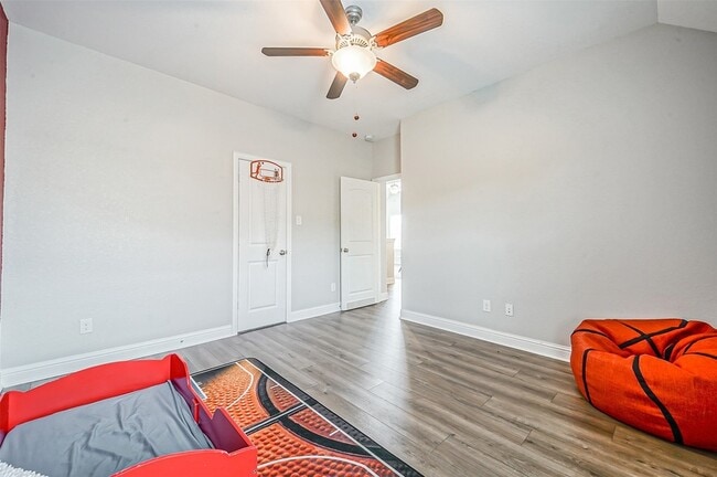 Building Photo - 9507 Carson Ln