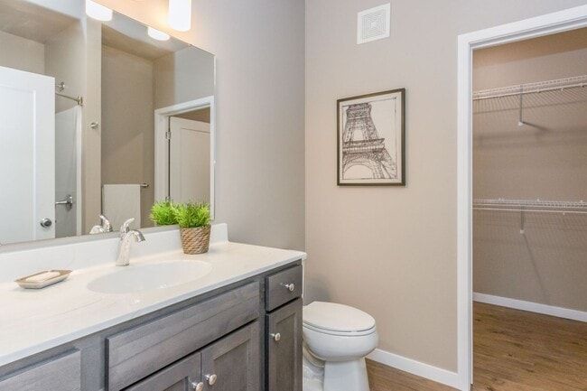 Building Photo - Spacious 1-Bedroom/1.5-Bath, End/Corner unit 201, available 8/1/26