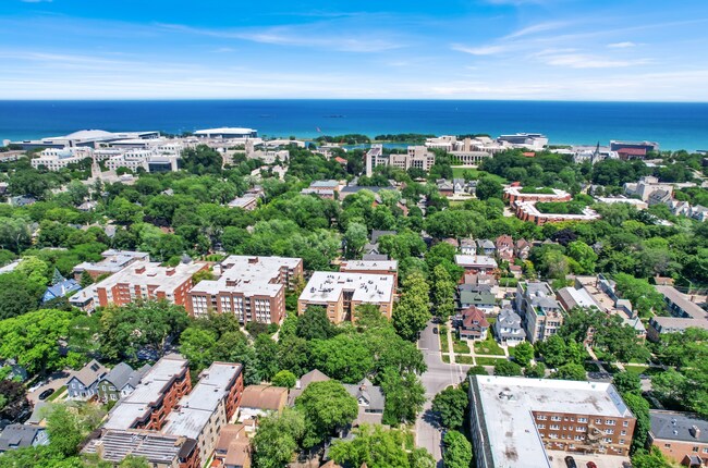 Building Photo - 807 Foster St