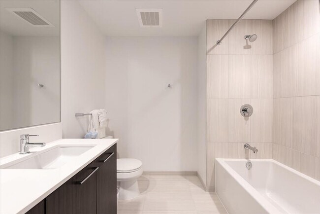 Building Photo - 11911 Freedom Dr