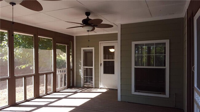 Building Photo - 3113 Waterford Ct