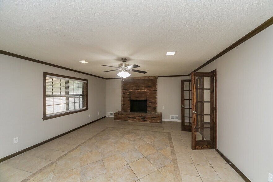 Building Photo - 312 Clarington Dr