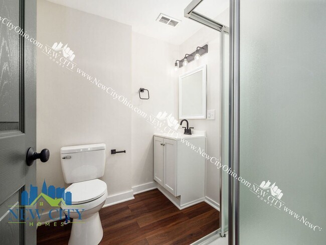 Building Photo - 753 1/2-878-872 Sullivant Ave