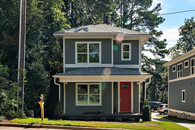Primary Photo - 1721 Crest Rd