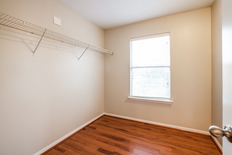 Building Photo - 15523 Hinsdale Springs Ln