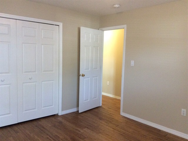 Building Photo - 1004 Lantana Dr