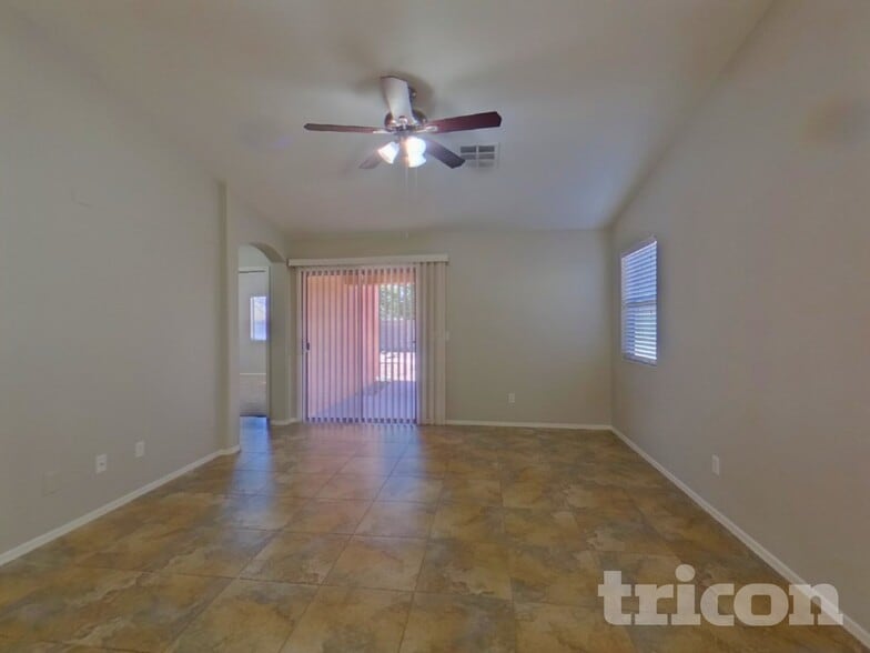 Building Photo - 35770 W Velazquez Dr