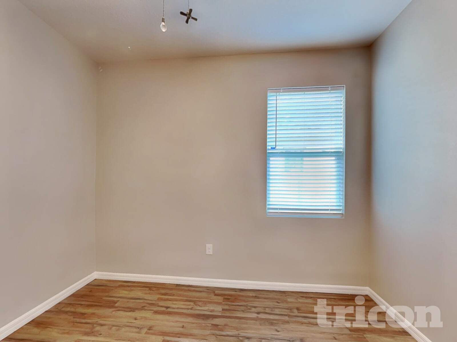 Building Photo - 2361 Sanderling St