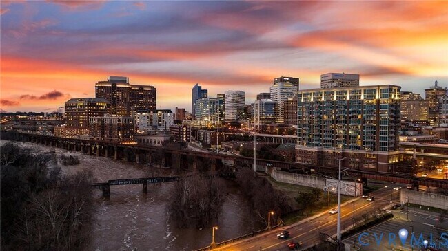 Building Photo - 301 Virginia St