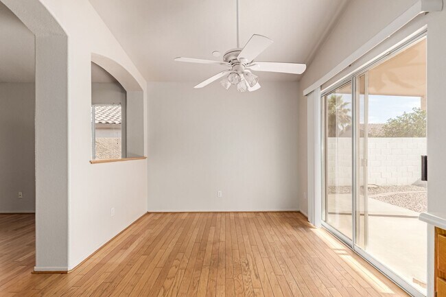 Building Photo - Beautiful Single-Level Home in Prime Locat...