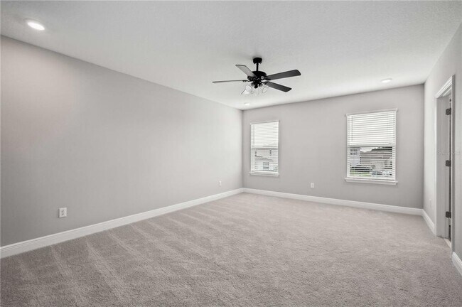 Building Photo - 2560 Warren Acrs Blvd