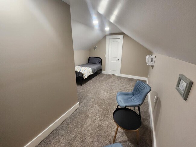 Building Photo - 203 Brockman Ave