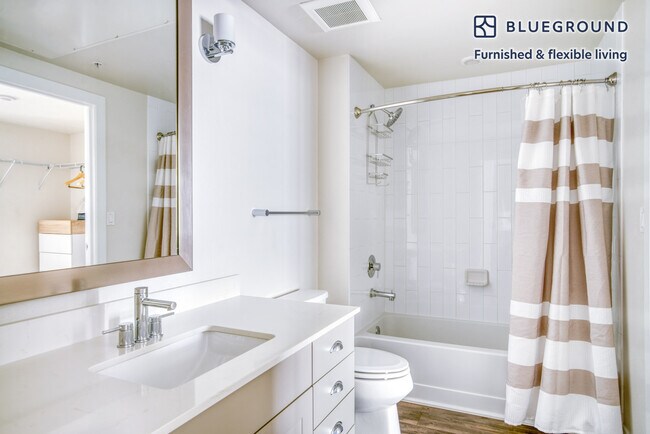 Building Photo - 3251 Lowell Blvd