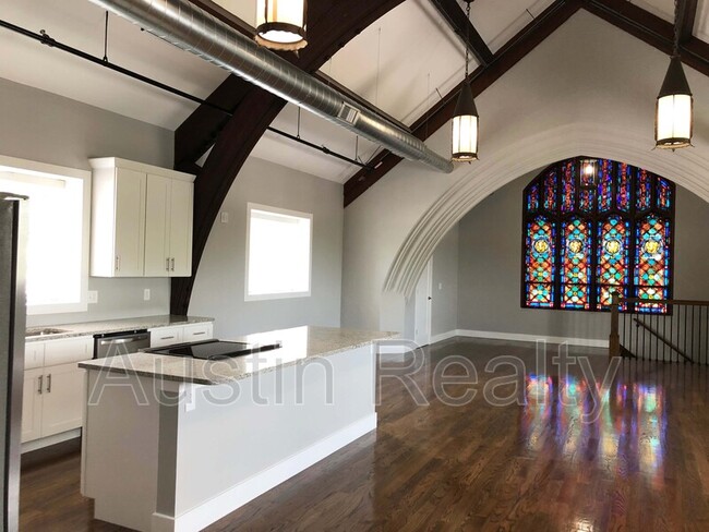 Building Photo - 4716 Macklind Ave