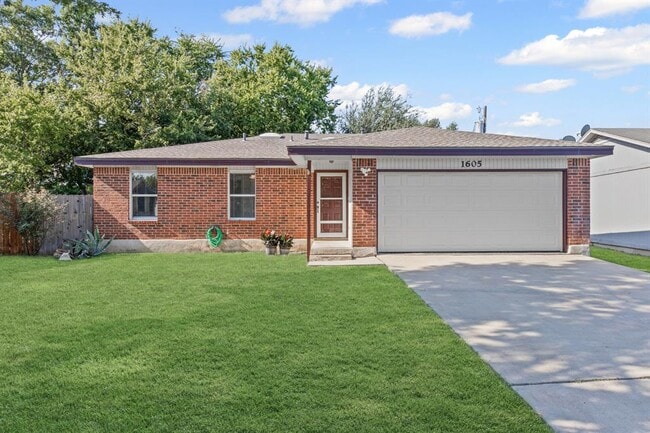 Primary Photo - 1605 Windrift Way