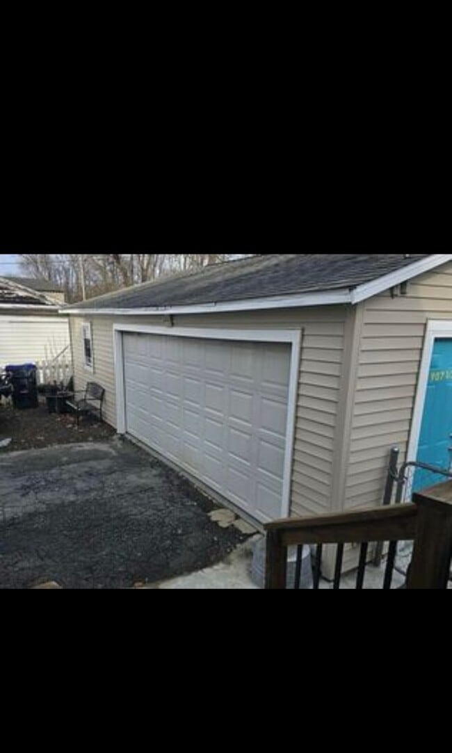 Building Photo - 907 N Morris Ave