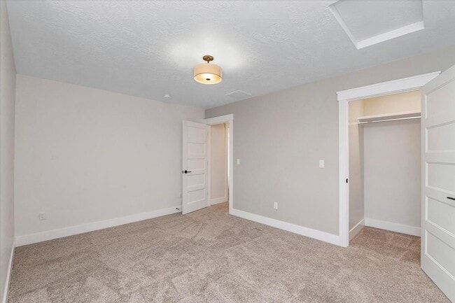 Building Photo - 6642 N Asissi Ln