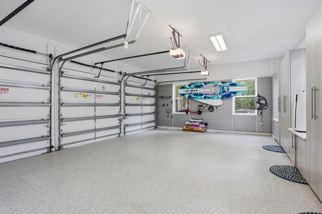 Building Photo - 375 SW 16th St