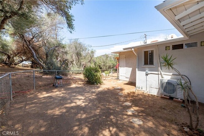 Building Photo - 2576 Green Hills Way
