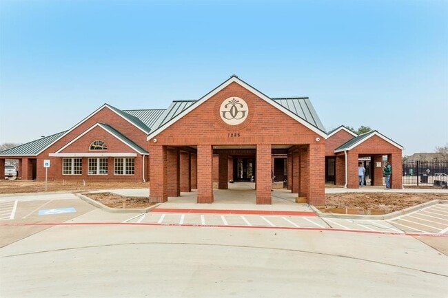 Building Photo - 2015 Grand Terrace