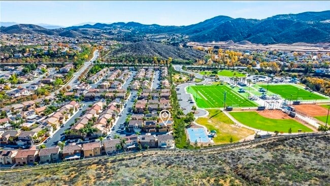 Building Photo - 34213 Parkside Dr