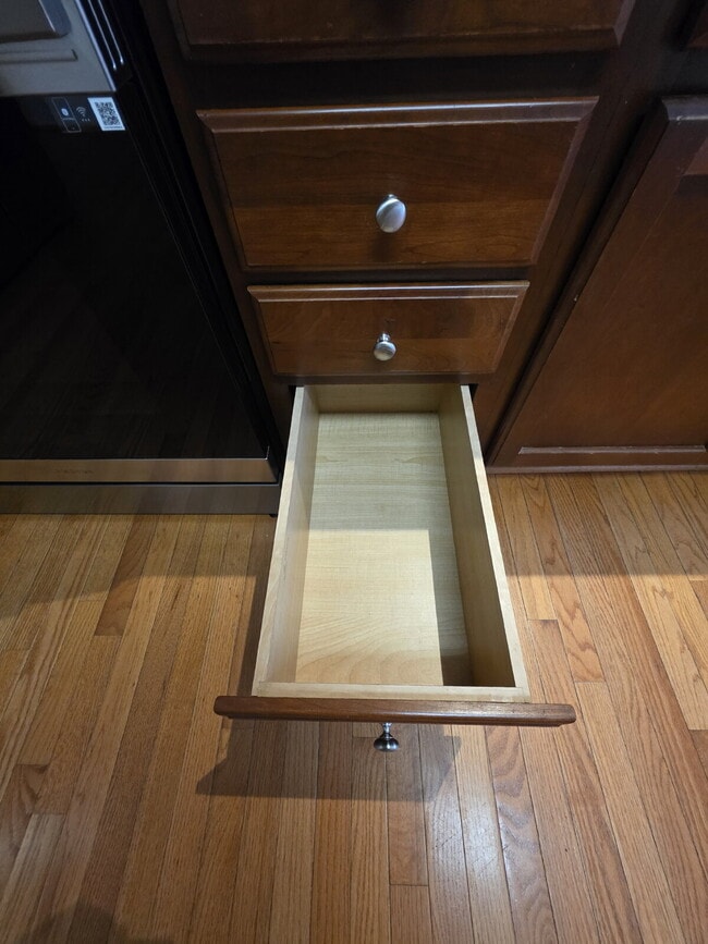 Building Photo - Spacious 4-Bedroom Home for Rent in Kings ...