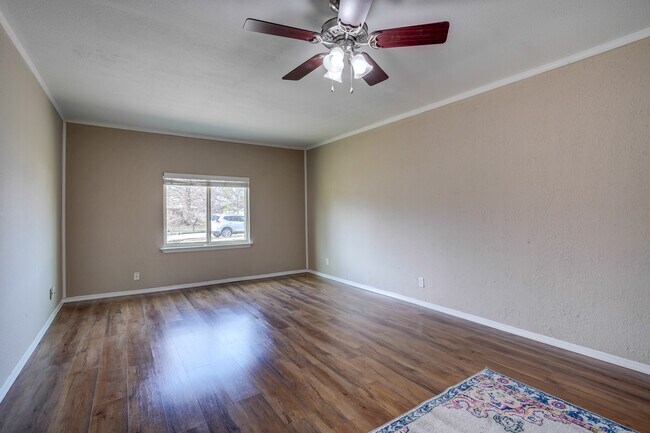 Building Photo - 1906 N Chambers Ter