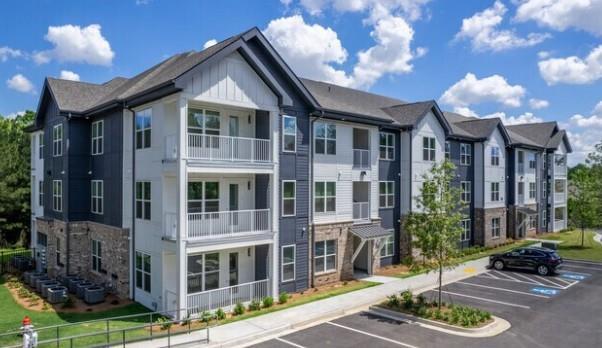 Building Photo - 5617 Oak St