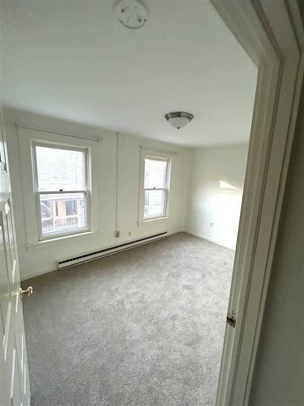 Building Photo - 33 Putnam St