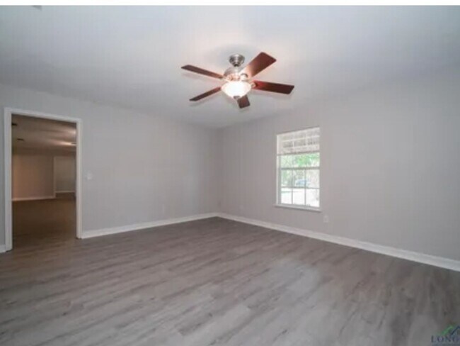 Building Photo - 3 Bedroom Single Family Home in Jefferson