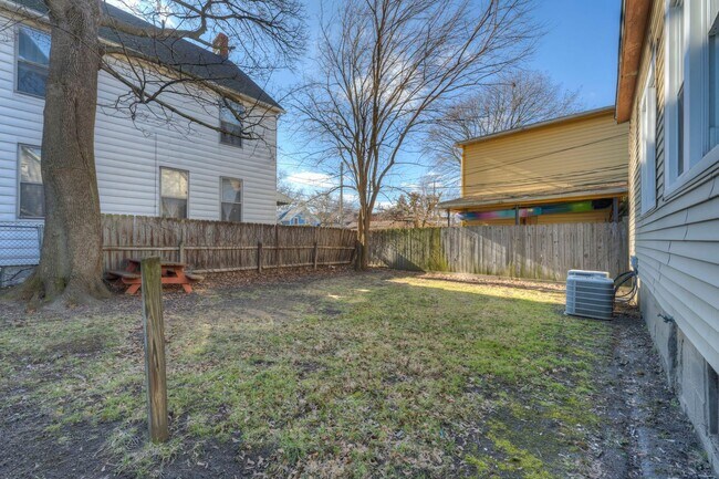 Building Photo - 4115 Whitman Ave