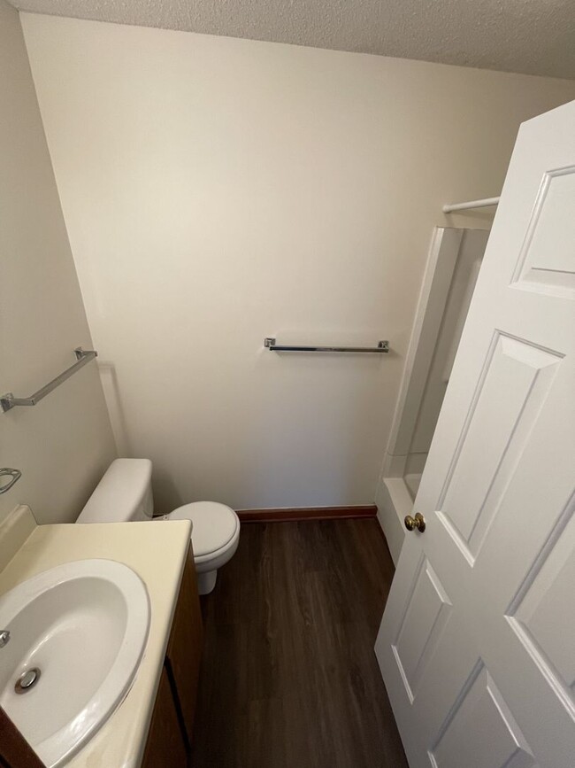 Building Photo - 1 Bedroom 1 Bathroom Condo!