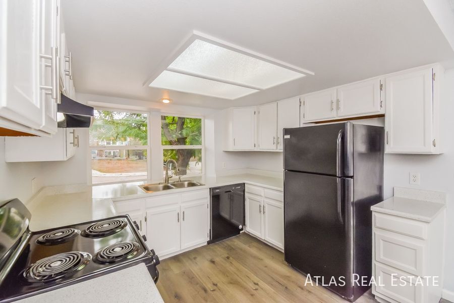 Building Photo - 8560 Ilex Dr