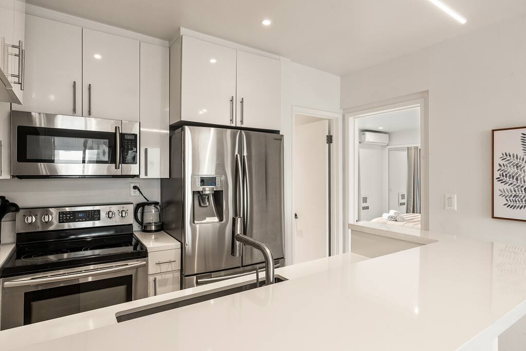 Building Photo - 2207 Ocean Front Walk