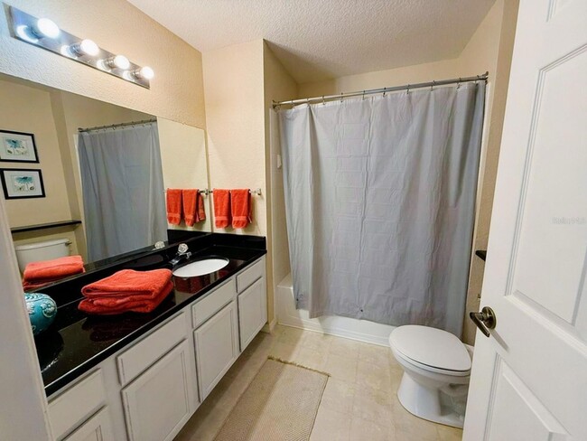 Building Photo - 4562 Yellowgold Rd E