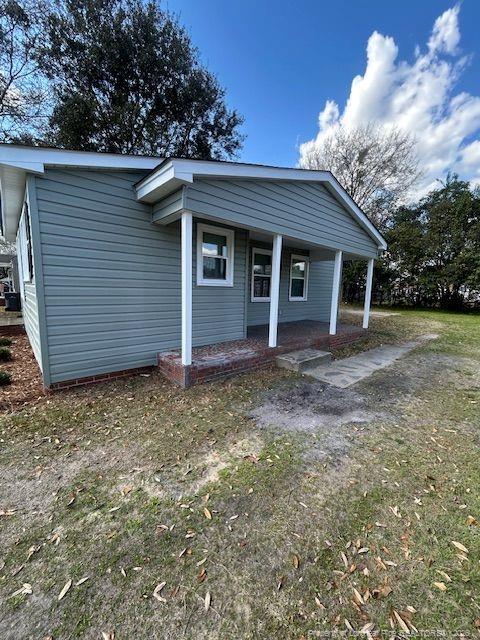 Building Photo - 1007 E 9th St