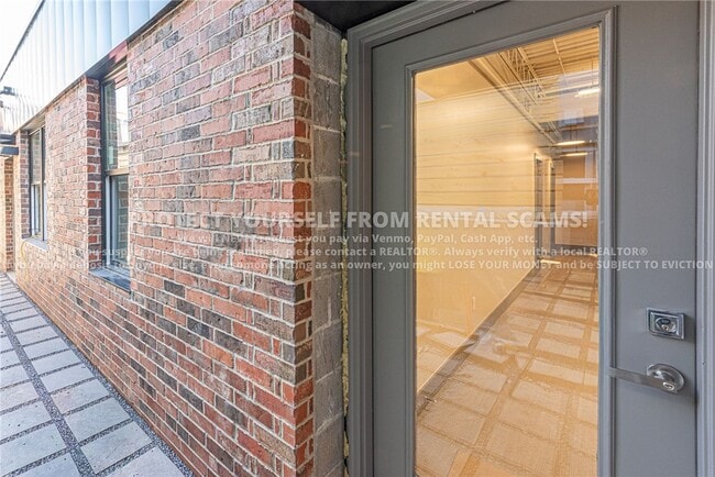 Building Photo - 315 Eureka Aly