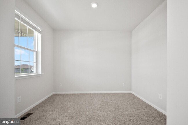 Building Photo - 504 Harper Dr