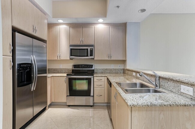 Building Photo - 701 S Olive Ave