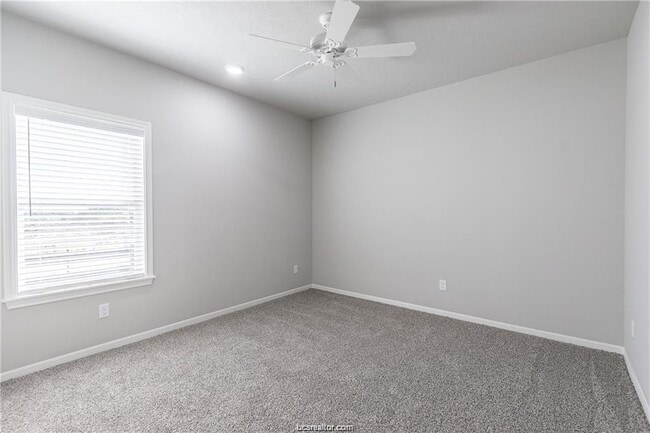 Building Photo - 1326 Prairie Dr