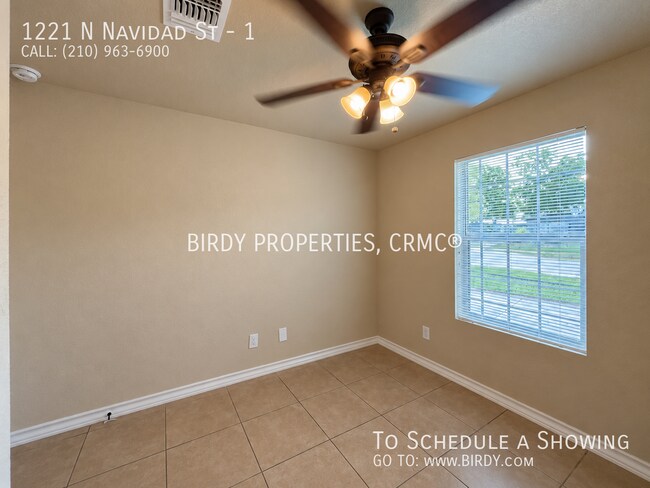 Building Photo - 1221 N Navidad St
